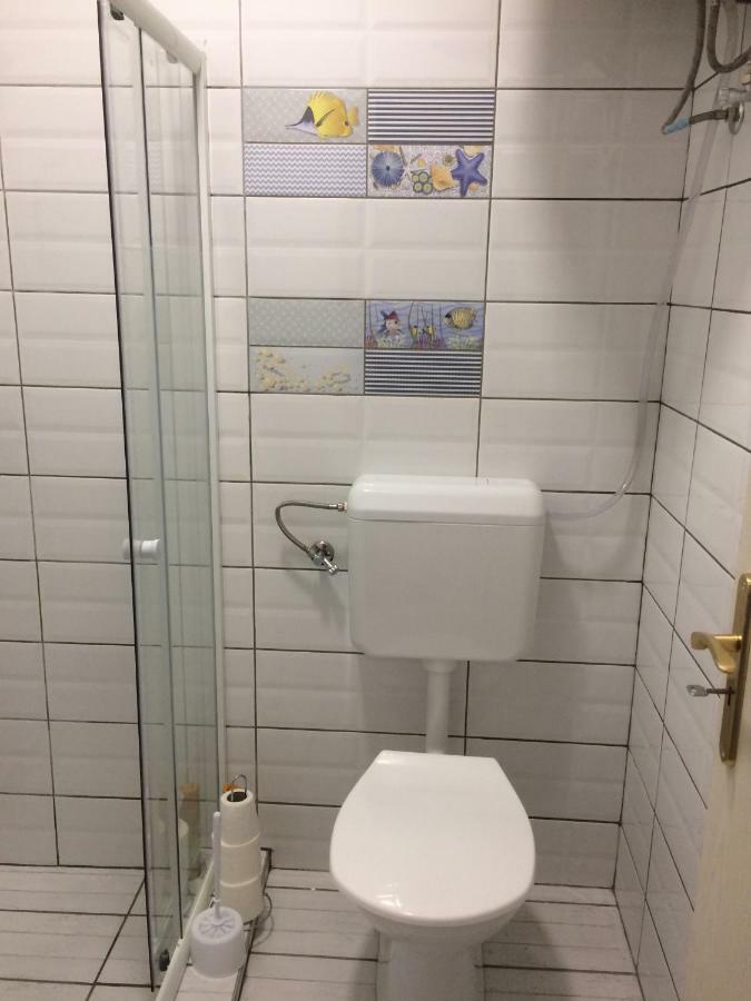 Teraszos Haz Hotell Balatonlelle Exteriör bild