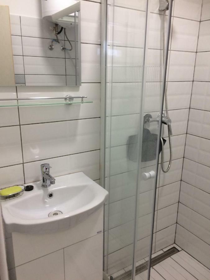 Teraszos Haz Hotell Balatonlelle Exteriör bild
