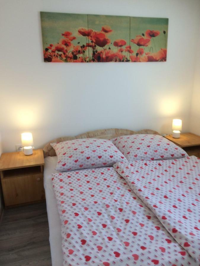 Teraszos Haz Hotell Balatonlelle Exteriör bild