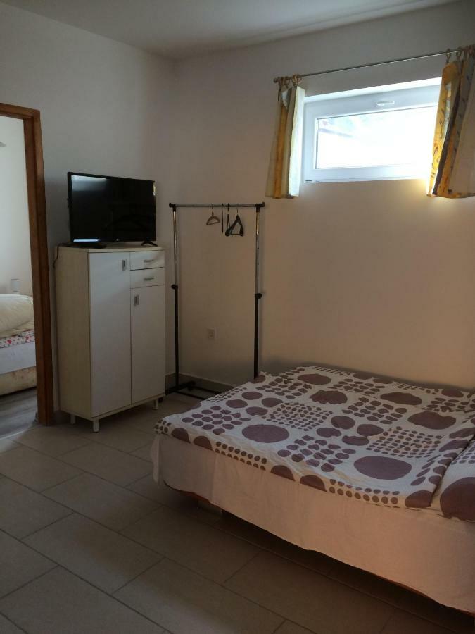 Teraszos Haz Hotell Balatonlelle Exteriör bild