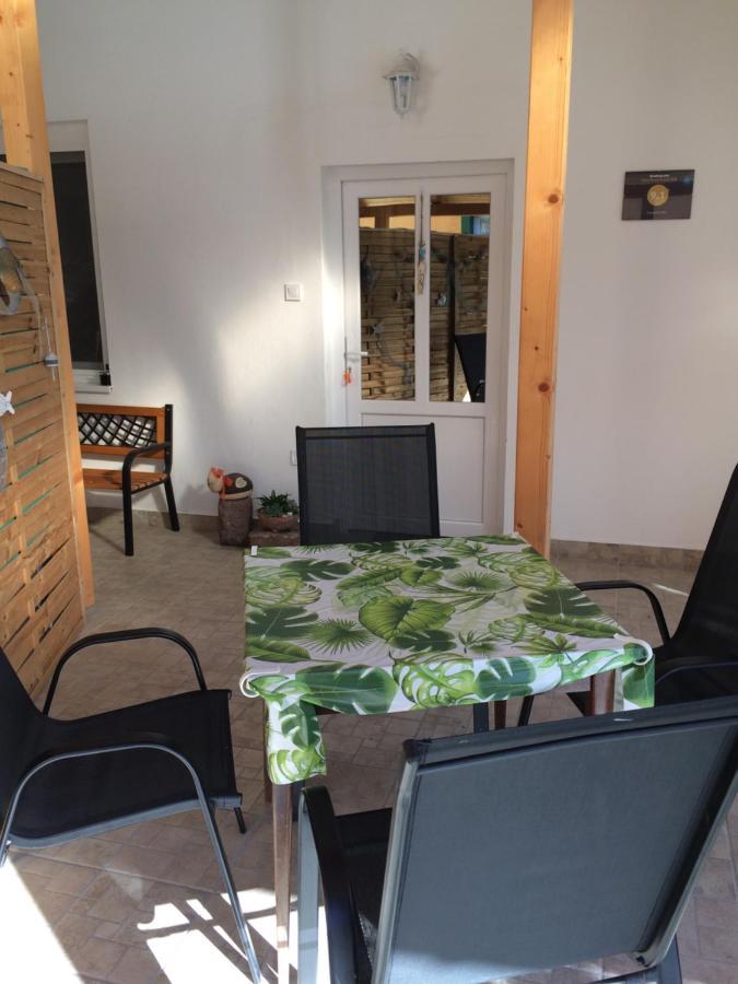 Teraszos Haz Hotell Balatonlelle Exteriör bild